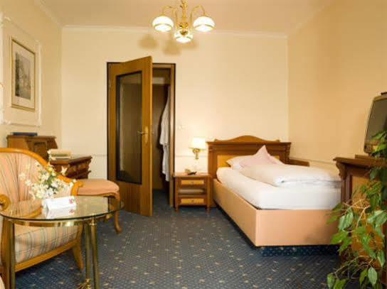 Hotel Sacher-Stoiber Bad Füssing エクステリア 写真